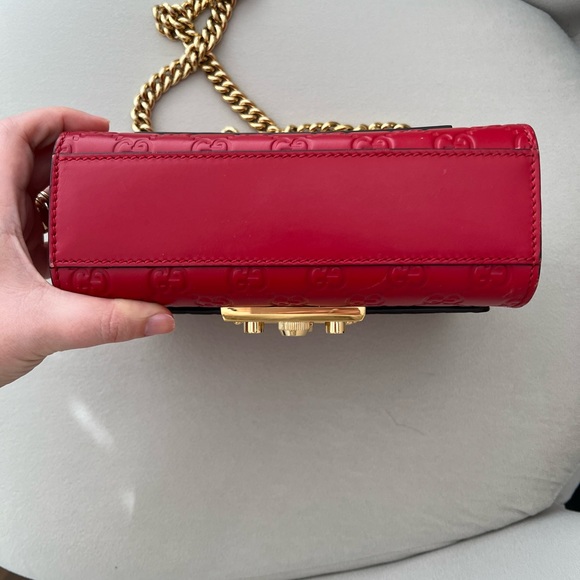 Gucci small padlock red handbag. Bought from Gucci store in Montréal - Picture 10 of 15